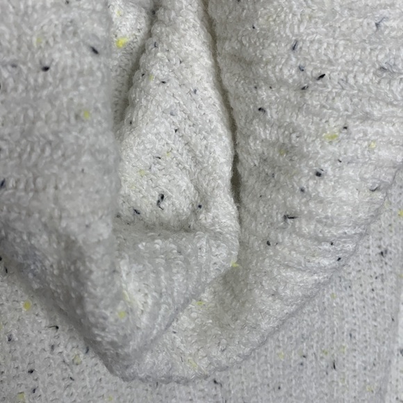 T24 Yet Again white Cowl neck sweater with asymmetrical large brown buttons - Picture 3 of 11